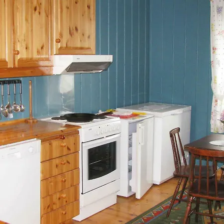 Three-bedroom Holiday In 3 * Nordfjordeid