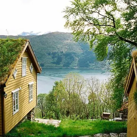 Three-bedroom Holiday In 3 * Nordfjordeid