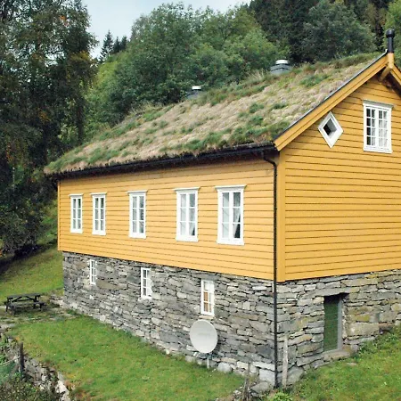 Three-bedroom Holiday In 3 Nyaraló Nordfjordeid