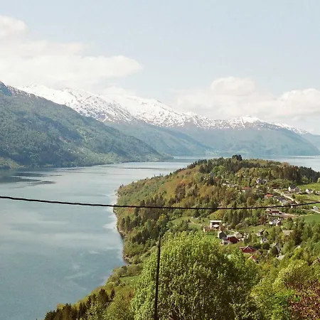 Three-bedroom Holiday In 3