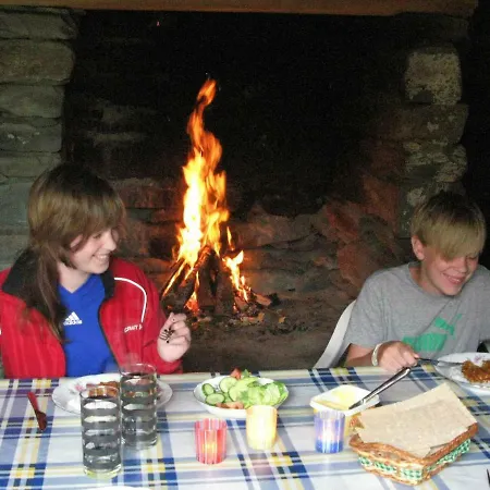 Nyaraló Three-bedroom Holiday In 3 Nordfjordeid
